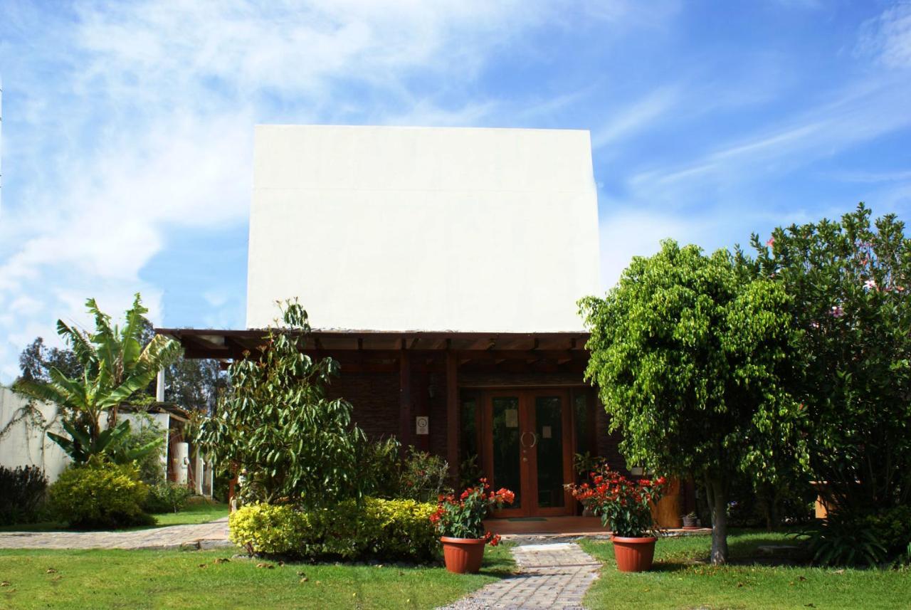 Hotel Las Mercedes Airport-Quito Tababela Exterior foto